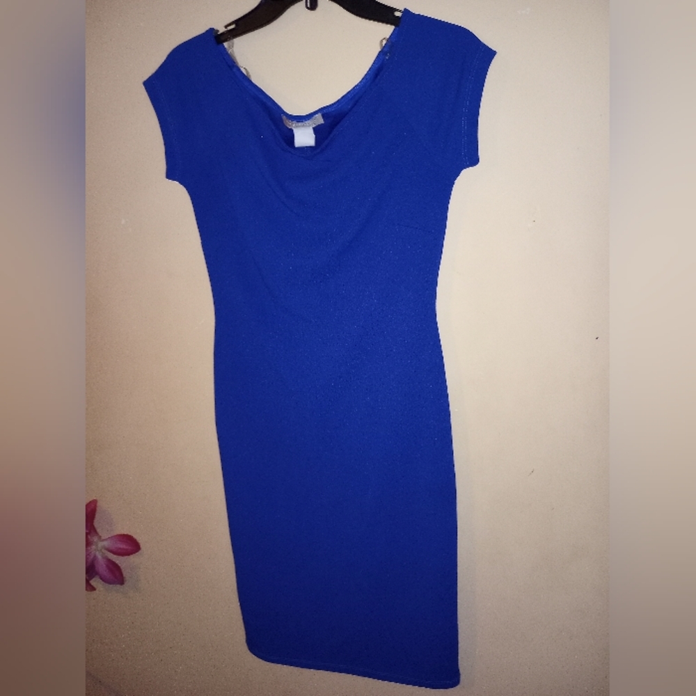 Dress - Picture 3 of 4